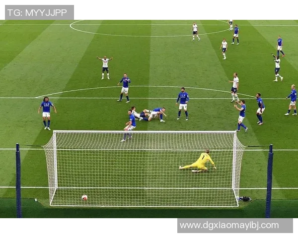 武汉足球队的灵活性与战术创新探讨及其对球队发展的影响