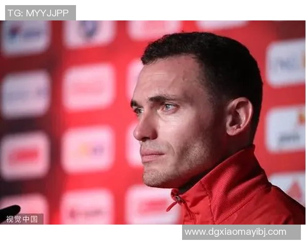 足球天才马伦的成长历程与职业生涯全景解析 足球天才马伦的成长历程与职业生涯全景解析