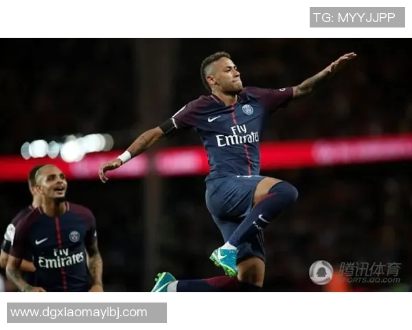 11号前锋足球明星的辉煌历程与传奇瞬间揭秘